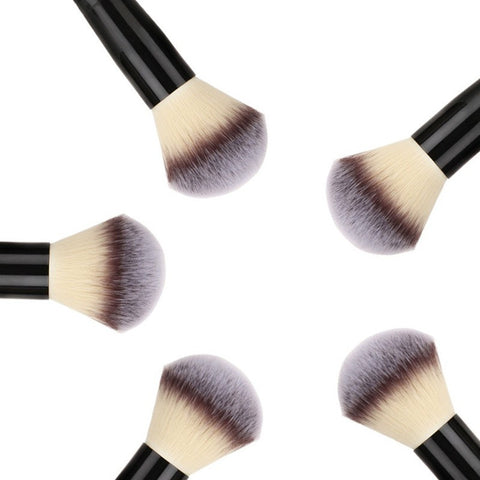 M06 - brushes Face Foundation